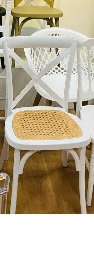 Aluguel Cadeira Katrina Branca