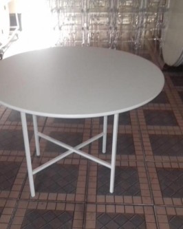 Mesa redonda de 6 lugares (1,10 de diâmetro) com tampo de madeira - Foto 1
